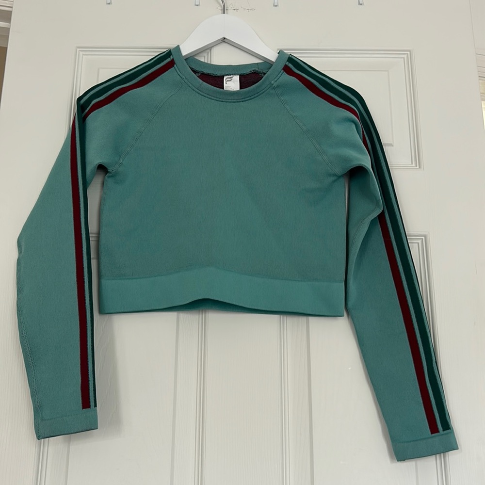 Fabletics crop top long sleeve, medium, green/red